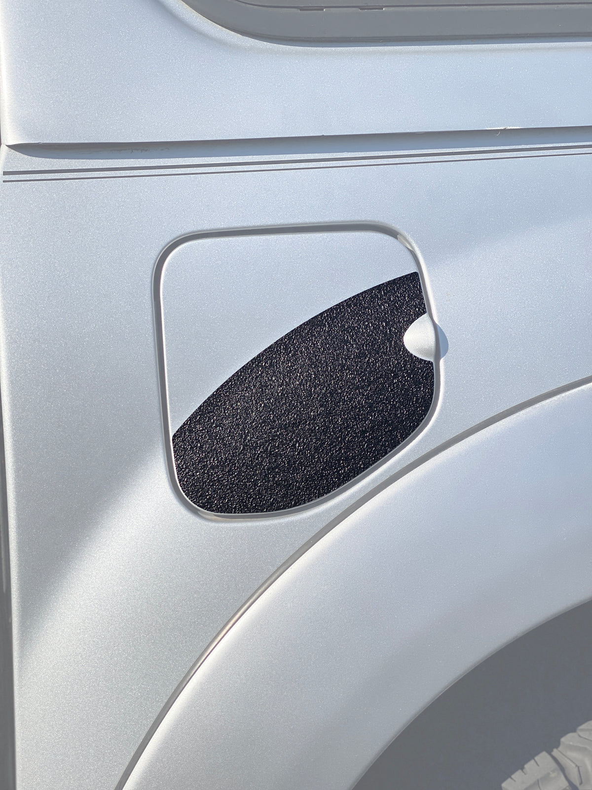 Fuel Filler Lid / Gas Door Cover – 6FT Bed – Fits 2005-2015 Toyota Tacoma – OEM 77305-04905
